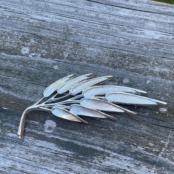 Etched Vintage Judy Lee Brooch Gvc 8$